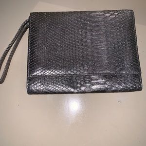 NEIMAN MARCUS: Oversized Wristlet